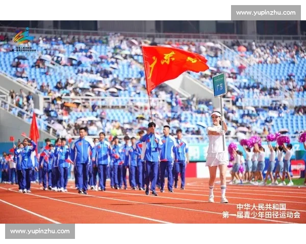 甘肃省第六届中学生运动会田径比赛激情开赛 陇原少年雨中角逐青春速度与力量
