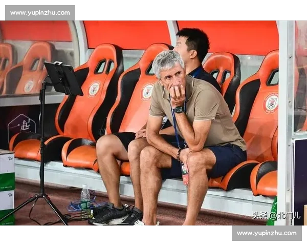 工体震怒！球迷怒吼塞蒂恩下课，李磊侯森挺身护主：责任全在我们